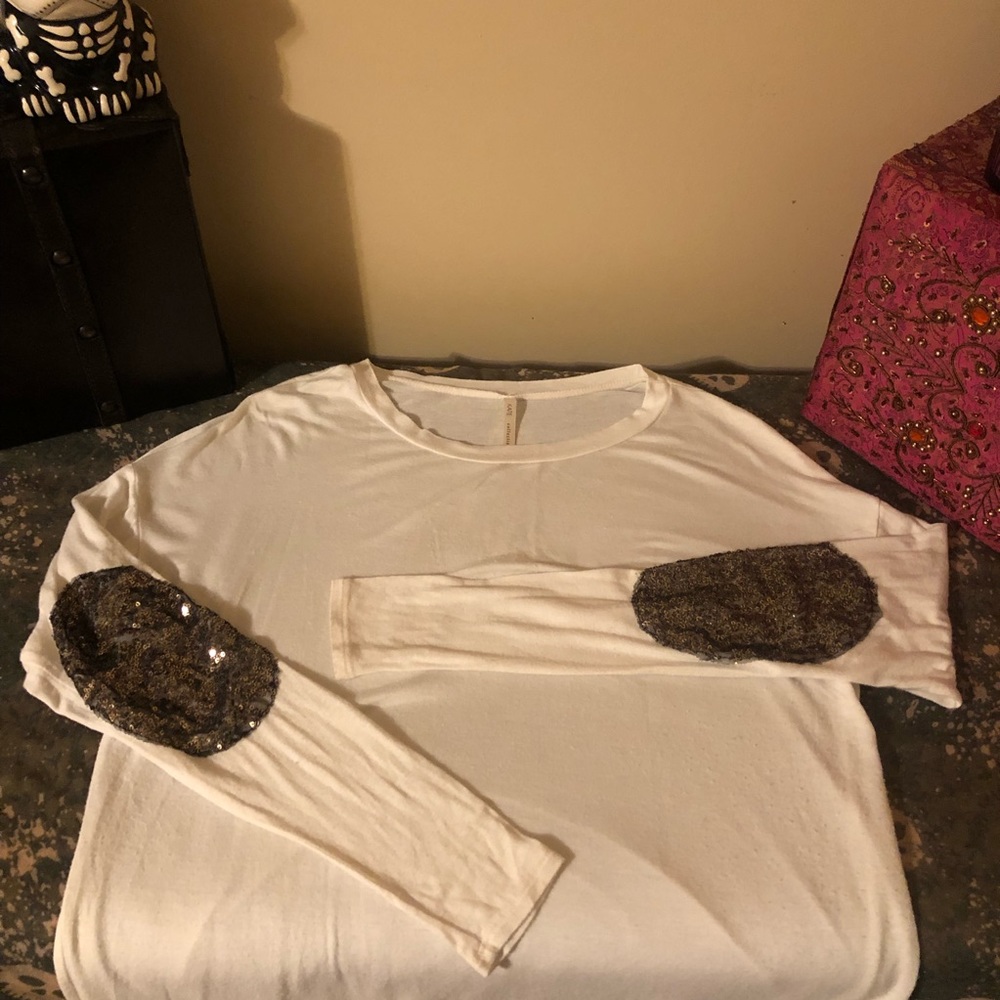 🌸5/$25🌸 Kate Collection Long Sleeve Hi-Lo Knit Tee w/Sequined Elbow Patches